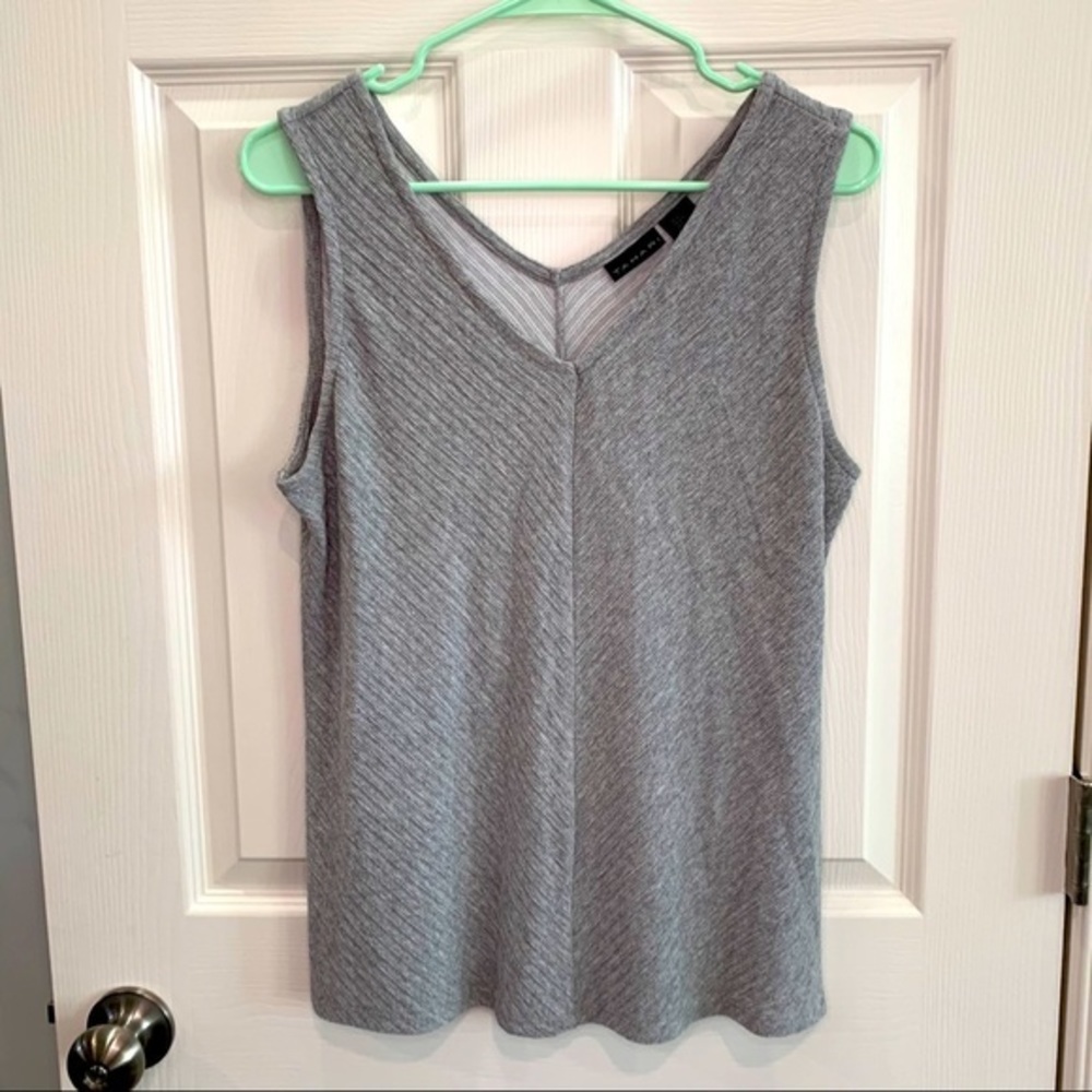 Tahari textured gray tank top size large